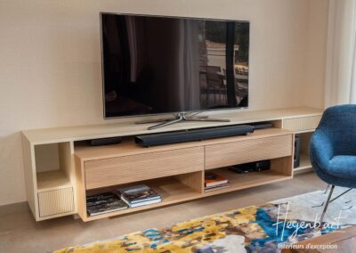Un meuble télévision moderne et chic sur mesure