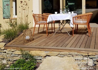 Une terrasse bois chic aux finitions luxes