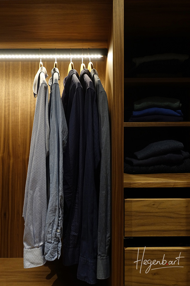 dressing sur mesure haut de gamme noyer eclairage dressing pratique fait main hegenbart aix en provence menuiserie agencement interieur