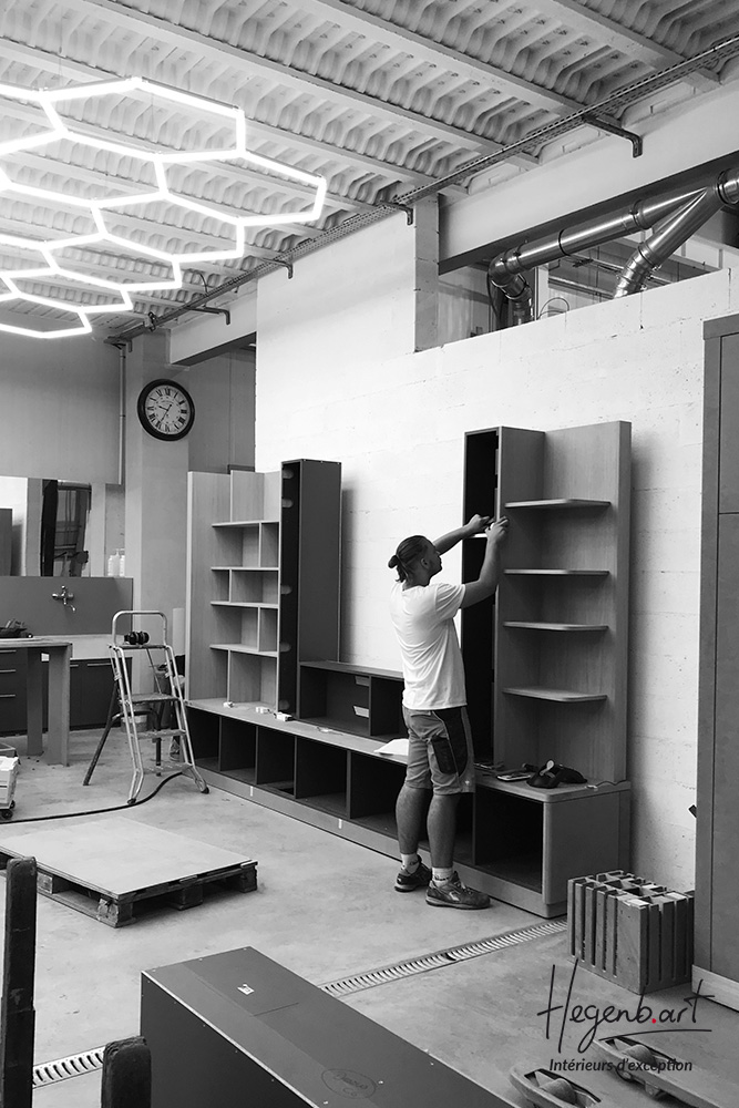 atelier ébénisterie hegenbart aix en provence, montage à blans dans nos ateliers pour voir le meuble