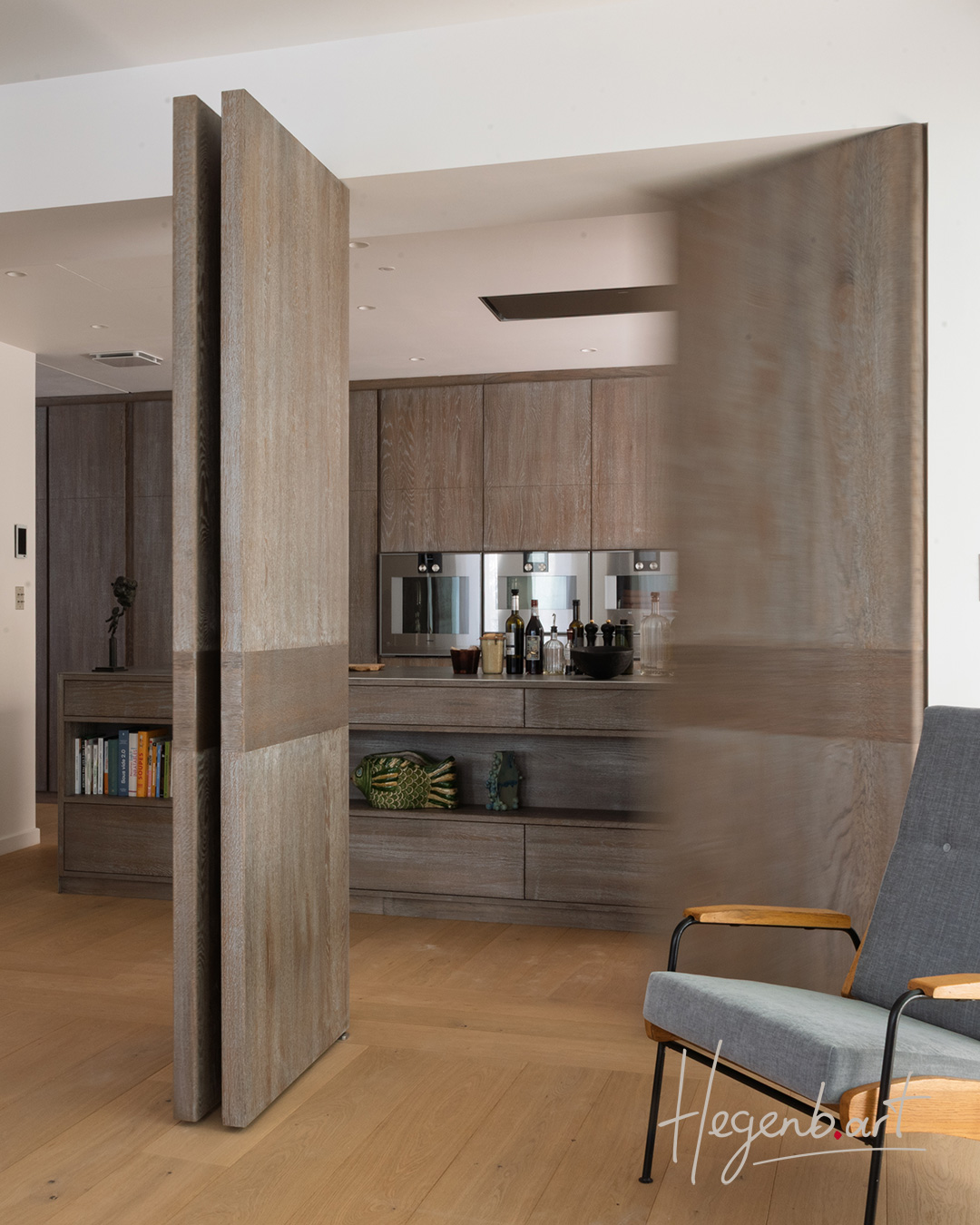separation piece porte pivot contemporaine luxe chene brosse hegenbart aix en provence