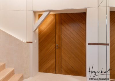 Porte d&rsquo;entrée contemporaine en chêne massif – Entre élégance et sécurité